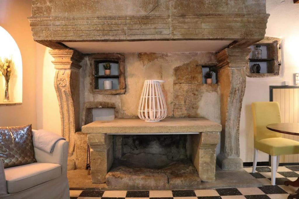 Entre Uzes Et Le Pont-Du-Gard Le Logis D'Autrefois Διαμέρισμα Castillon-du-Gard Εξωτερικό φωτογραφία