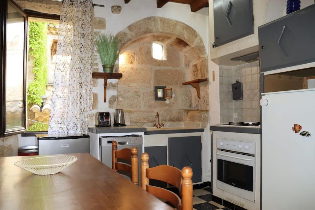 Entre Uzes Et Le Pont-Du-Gard Le Logis D'Autrefois Διαμέρισμα Castillon-du-Gard Εξωτερικό φωτογραφία
